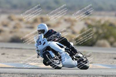 media/Dec-07-2025-CVMA (Sun) [[3e7d2de5dc]]/Race 12- Formula 40 MW and LW/